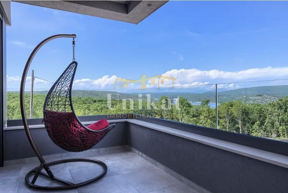 Čudovita vila z razgledom na morje v okolici Marčane